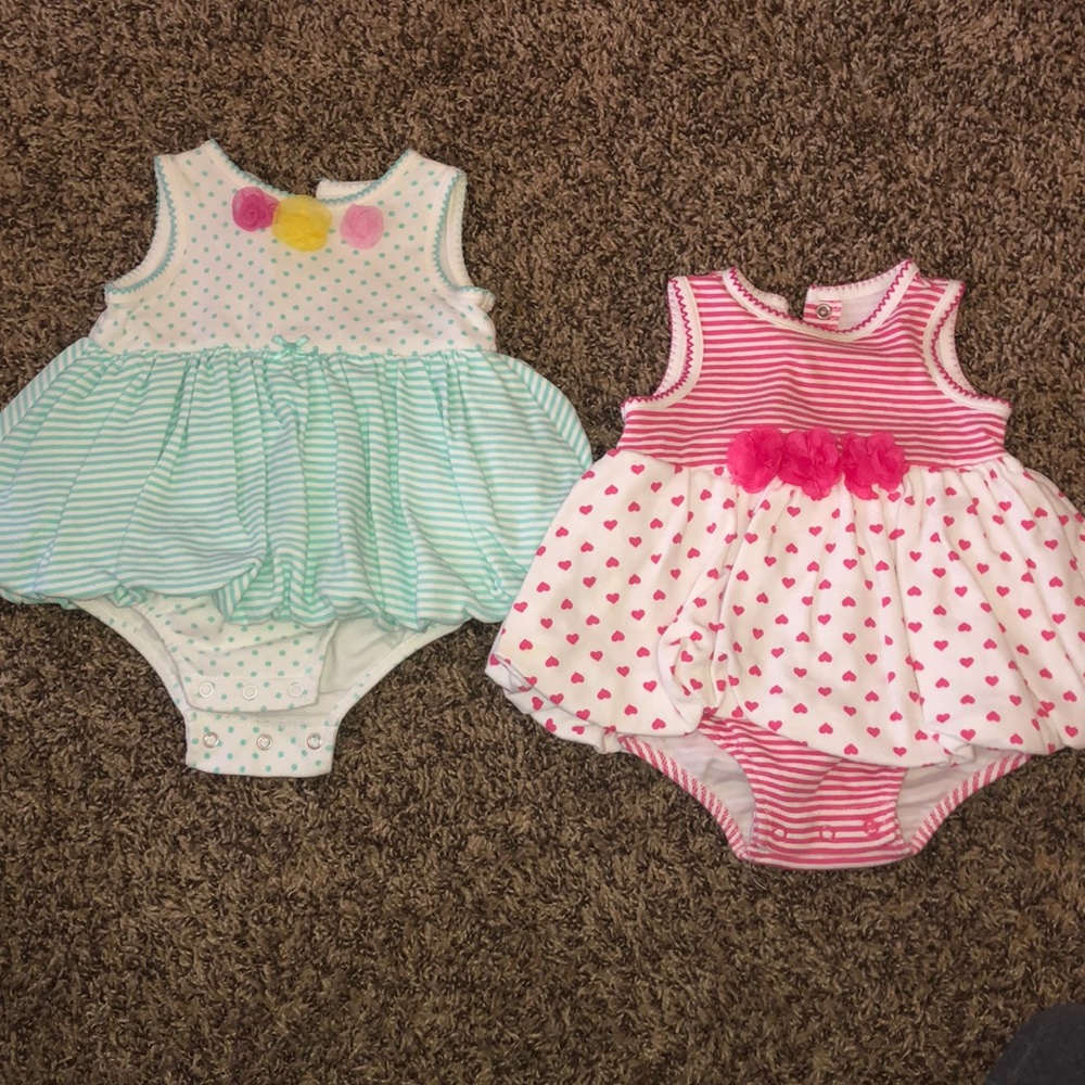 2 rompers